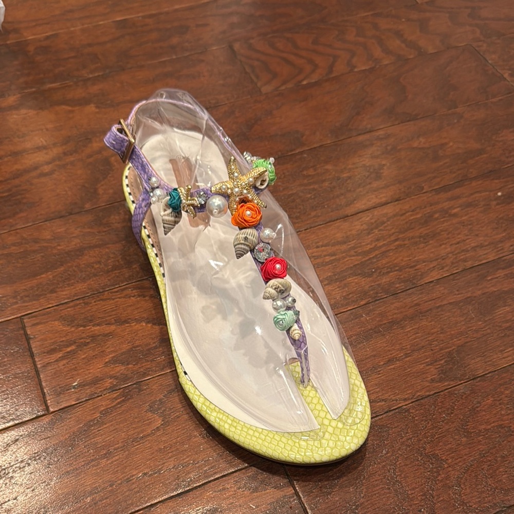 Betsey Johnson Rhianna Beach seashell sandal 9 brand new in box